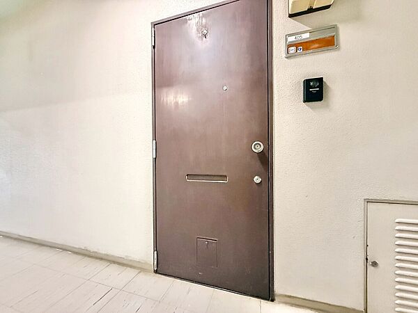 清潔感のある落ち着いた雰囲気の玄関です。