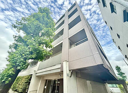 飽きのこないシンプルモダンな外観です。
