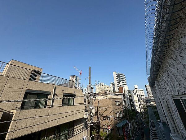 眺望や窓からの景色が良いと、家で過ごす時間も快適です。