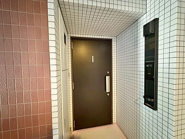 清潔感のある落ち着いた雰囲気の玄関です。