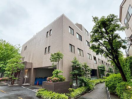 飽きのこないシンプルモダンな外観です。