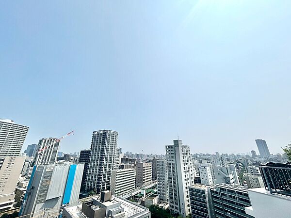 陽当たり・通風・開放感に恵まれた環境です。