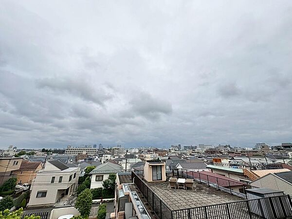 眺望や窓からの景色が良いと、家で過ごす時間も快適です。