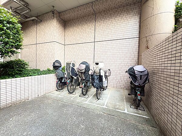 バイク置き場もございます。※空き状況は都度ご確認下さい。