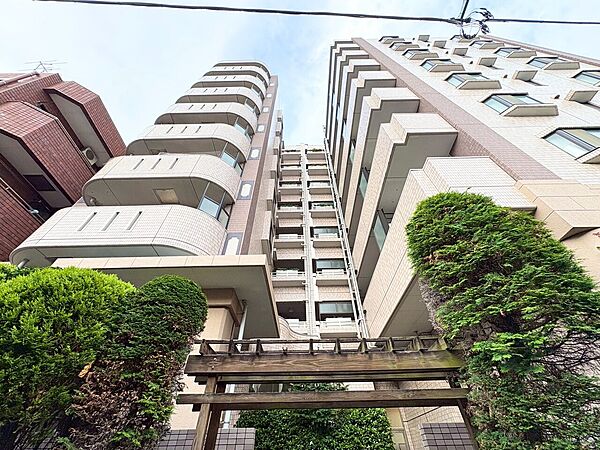 忙しく過ぎゆく日常を置き去るほど、ゆったりした時間が流れる住環境。