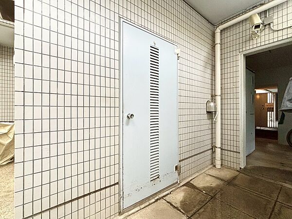 ゴミ置場。綺麗に管理されております。