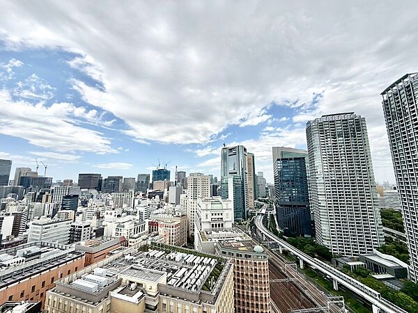 陽当たり・通風・開放感に恵まれた環境です。