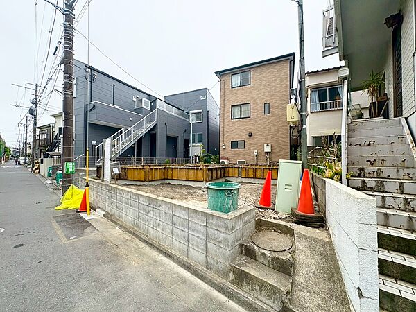 明るく清潔な階段です。
