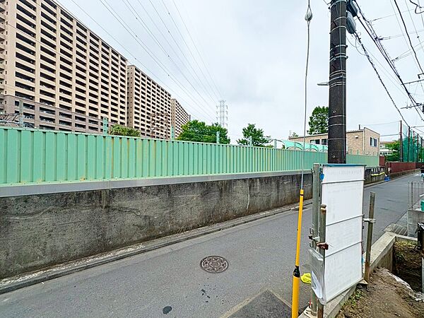 陽当たり・通風・開放感に恵まれた環境です。