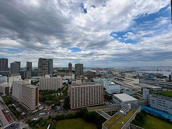 眺望や窓からの景色が良いと、家で過ごす時間も快適です。