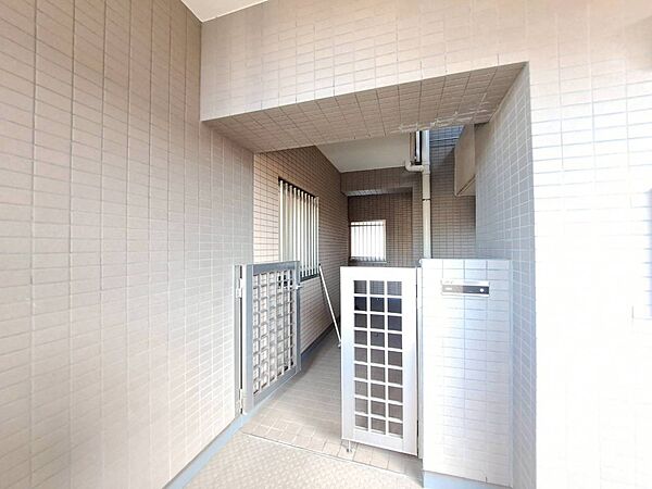 玄関を拡大表示
