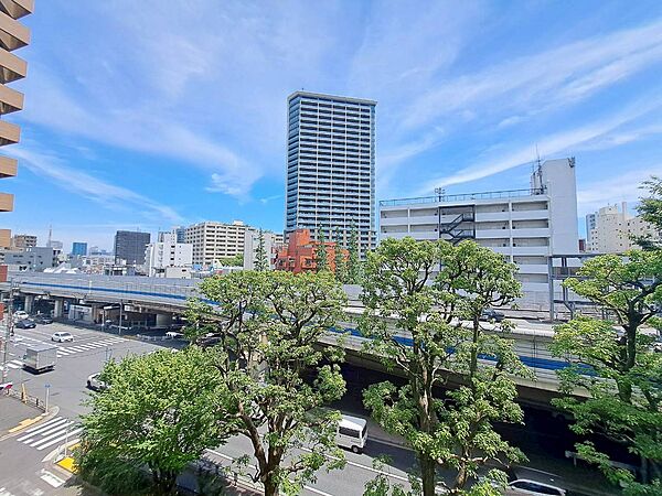 眺望や窓からの景色が良いと、家で過ごす時間も快適です。