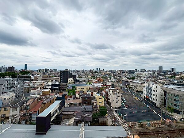 陽当たり・通風・開放感に恵まれた環境です。