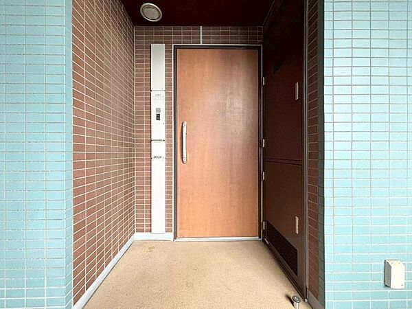 清潔感のある落ち着いた雰囲気の玄関です。