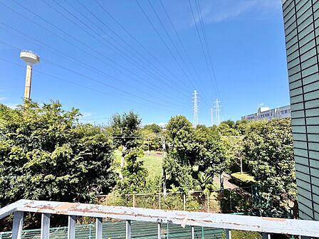眺望や窓からの景色が良いと、家で過ごす時間も快適です。