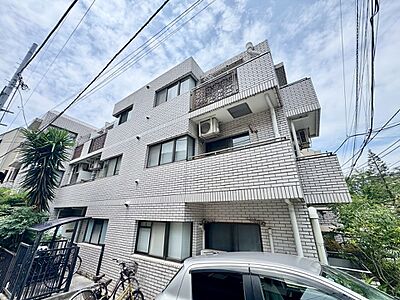外観：飽きのこないシンプルモダンな外観です。