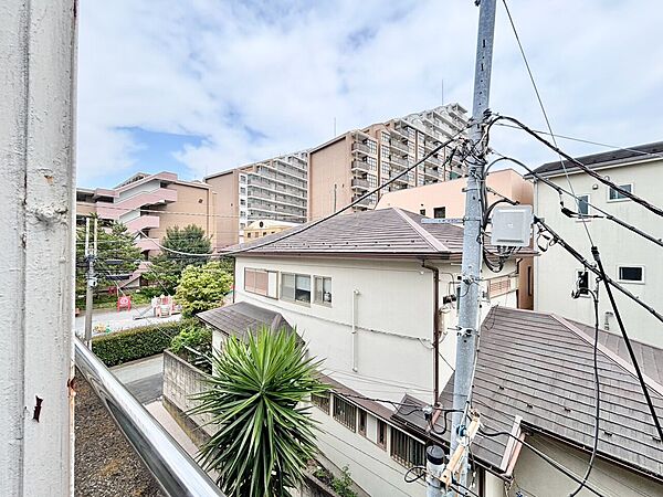 陽当たり・通風・開放感に恵まれた環境です。