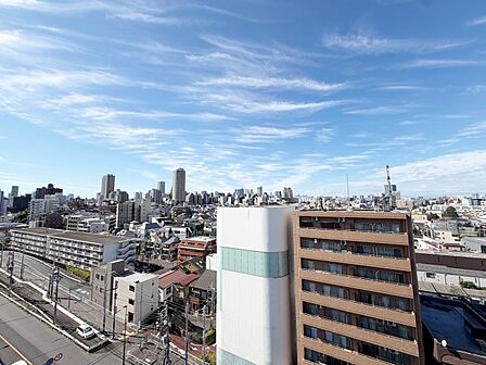 陽当たり・通風・開放感に恵まれた環境です。