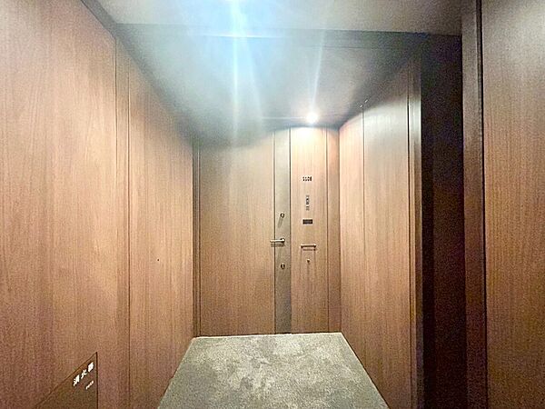 清潔感のある落ち着いた雰囲気の玄関です。