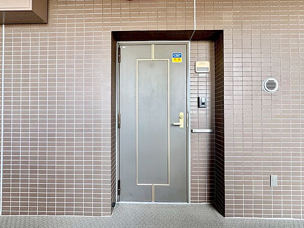 清潔感のある落ち着いた雰囲気の玄関です。