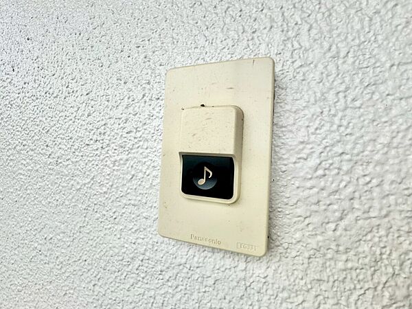 室内にはインターホンを設置。快適と安らぎを合わせた優しい設計。