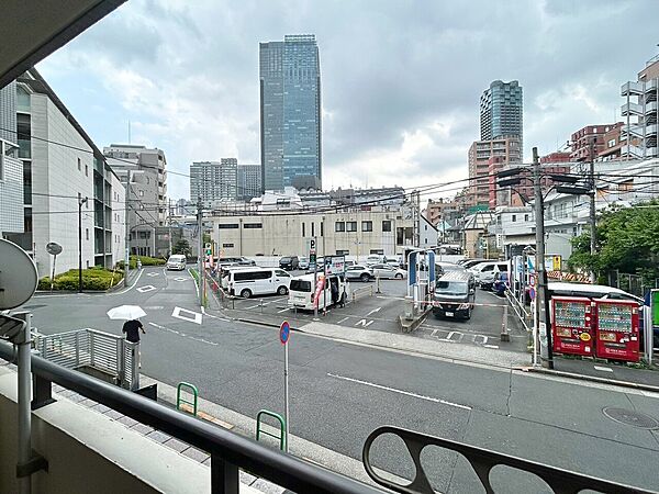 眺望や窓からの景色が良いと、家で過ごす時間も快適です。