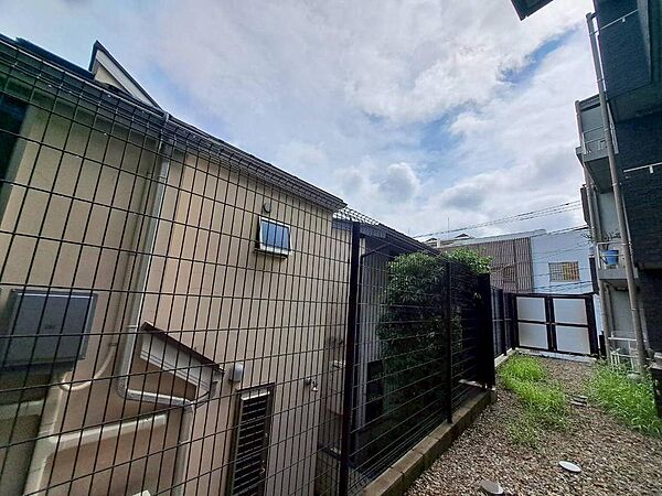 陽当たり・通風・開放感に恵まれた環境です。