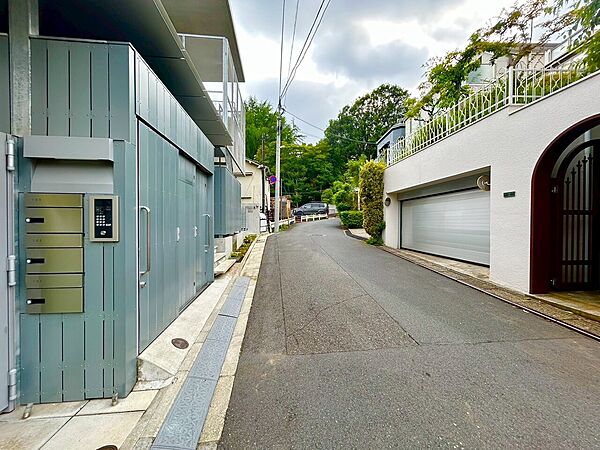 アクセスに優れ、ビジネスにもプライベートにも広範囲にカバーします。