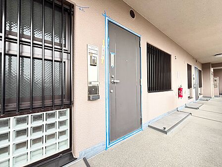 清潔感のある落ち着いた雰囲気の玄関です。