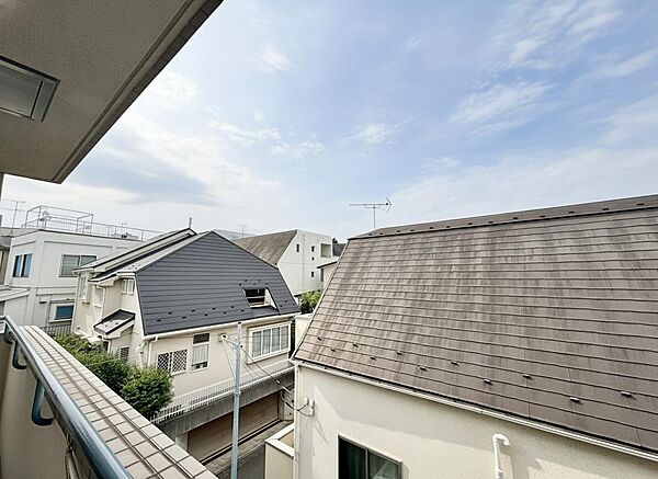 眺望や窓からの景色が良いと、家で過ごす時間も快適です。