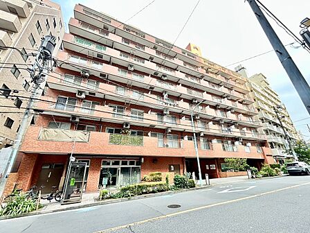 飽きのこないシンプルモダンな外観です。