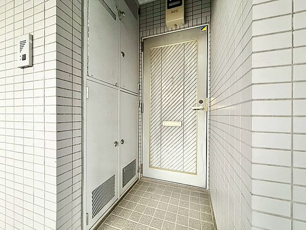 清潔感のある落ち着いた雰囲気の玄関です。