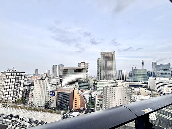 陽当たり・通風・開放感に恵まれた環境です。