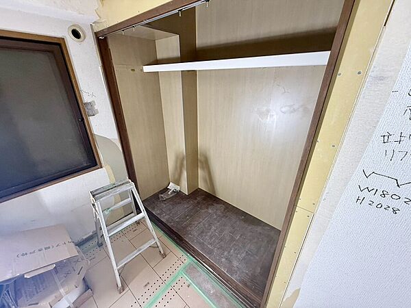 家電やスーツケース、ストック品など何でも片付く嬉しい空間です。