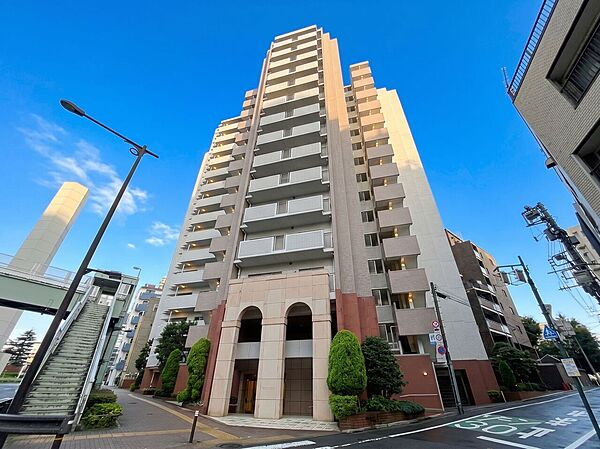 忙しく過ぎゆく日常を置き去るほど、ゆったりした時間が流れる住環境。