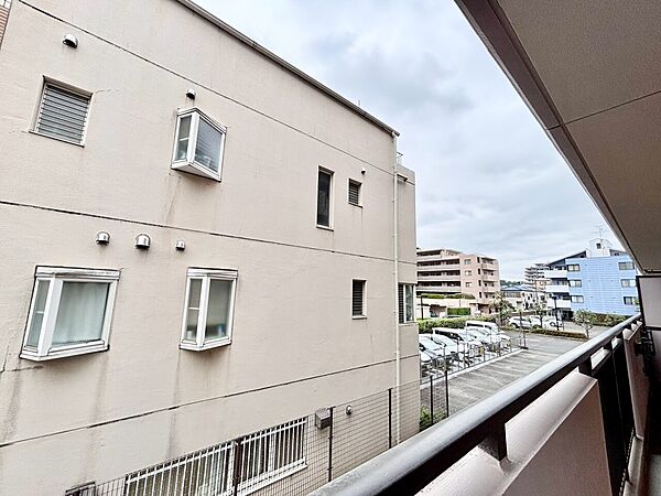 眺望や窓からの景色が良いと、家で過ごす時間も快適です。