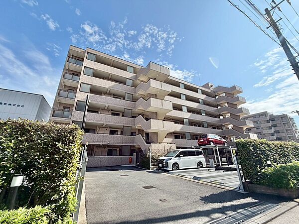 忙しく過ぎゆく日常を置き去るほど、ゆったりした時間が流れる住環境。