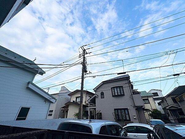 陽当たり・通風・開放感に恵まれた環境です。