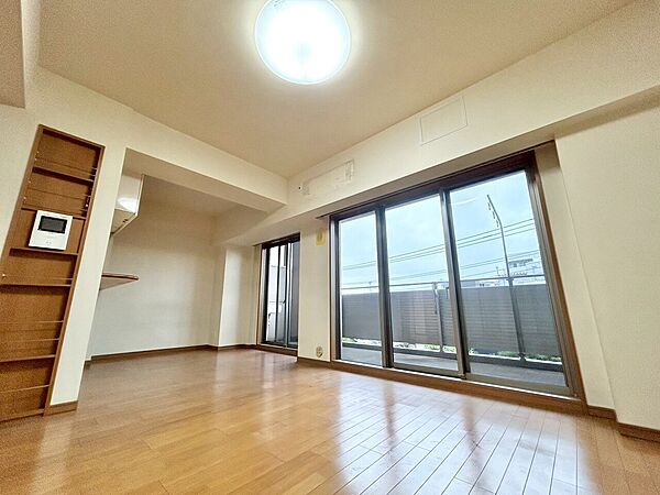 シンプルな内装と偏り過ぎないデザインで統一しました。