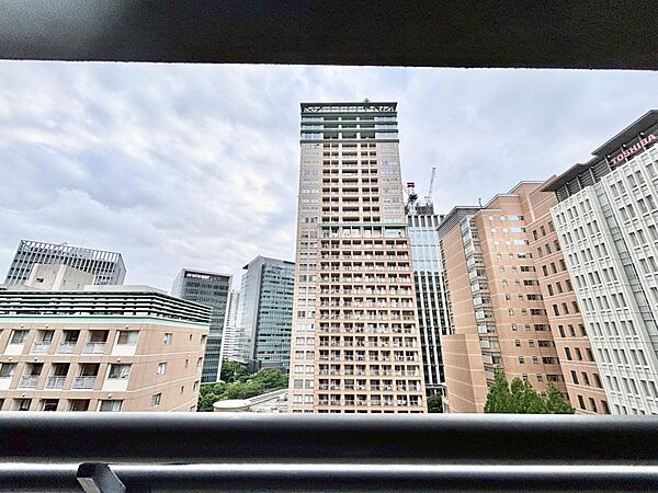 眺望や窓からの景色が良いと、家で過ごす時間も快適です。