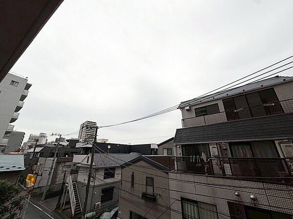 陽当たり・通風・開放感に恵まれた環境です。