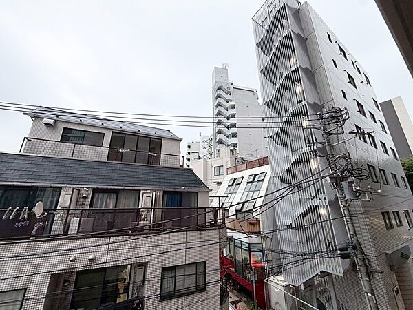 眺望や窓からの景色が良いと、家で過ごす時間も快適です。