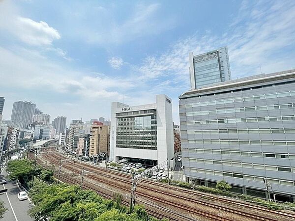 眺望や窓からの景色が良いと、家で過ごす時間も快適です。