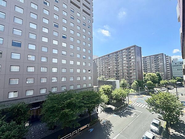 眺望や窓からの景色が良いと、家で過ごす時間も快適です。