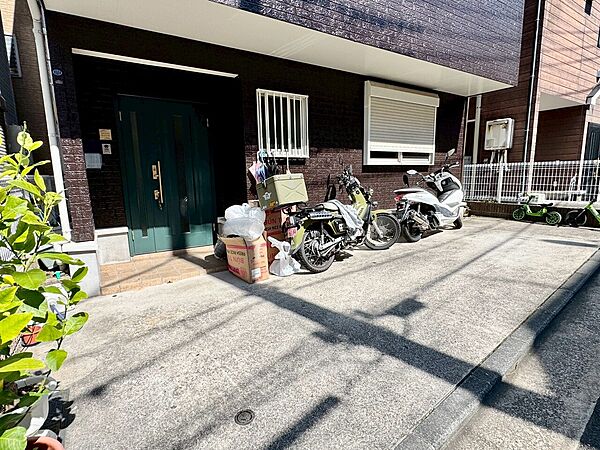 バイク置き場もございます。