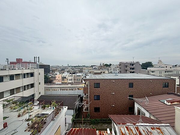 眺望や窓からの景色が良いと、家で過ごす時間も快適です。