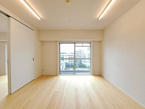 シンプルな内装と偏り過ぎないデザインで統一しました。