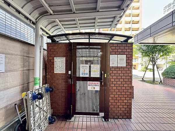 ゴミ置場。綺麗に管理されております。