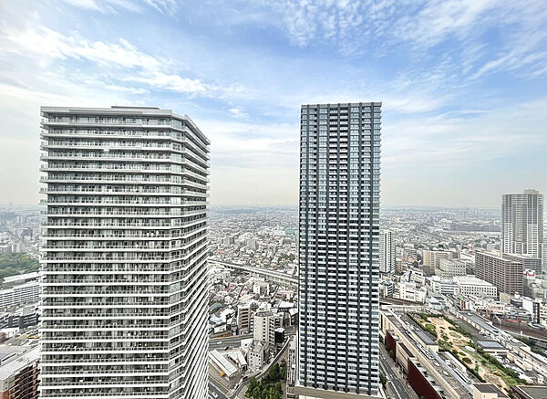 眺望や窓からの景色が良いと、家で過ごす時間も快適です。