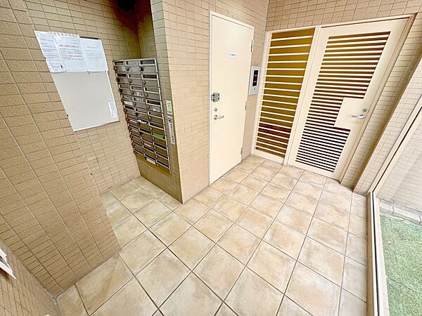 館内は静寂な中が保たれており、管理が行き届いている印象を受けました。